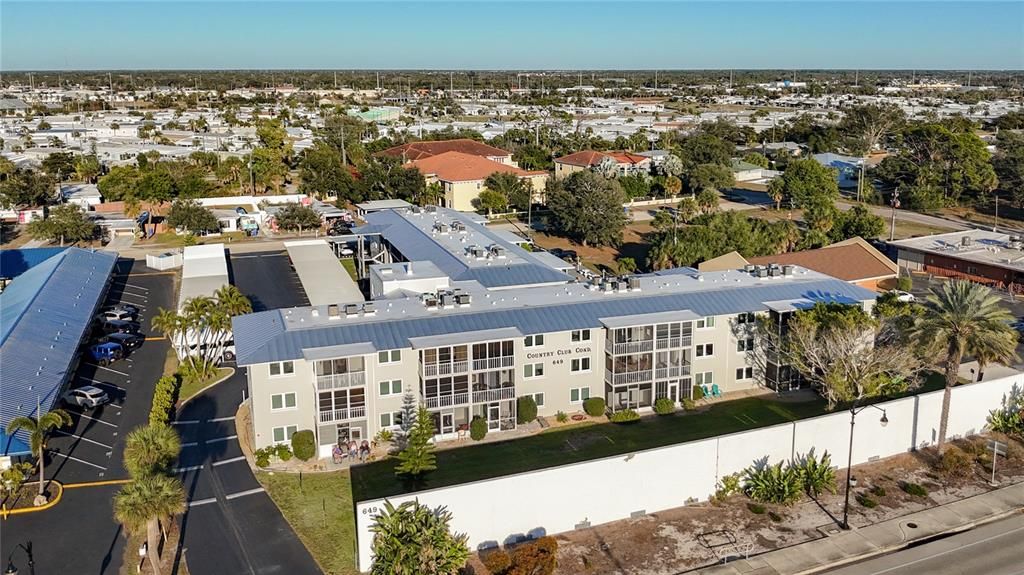 Active With Contract: $135,000 (2 beds, 2 baths, 833 Square Feet)