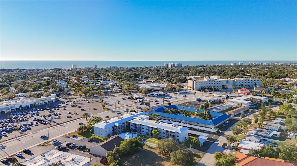 Active With Contract: $135,000 (2 beds, 2 baths, 833 Square Feet)