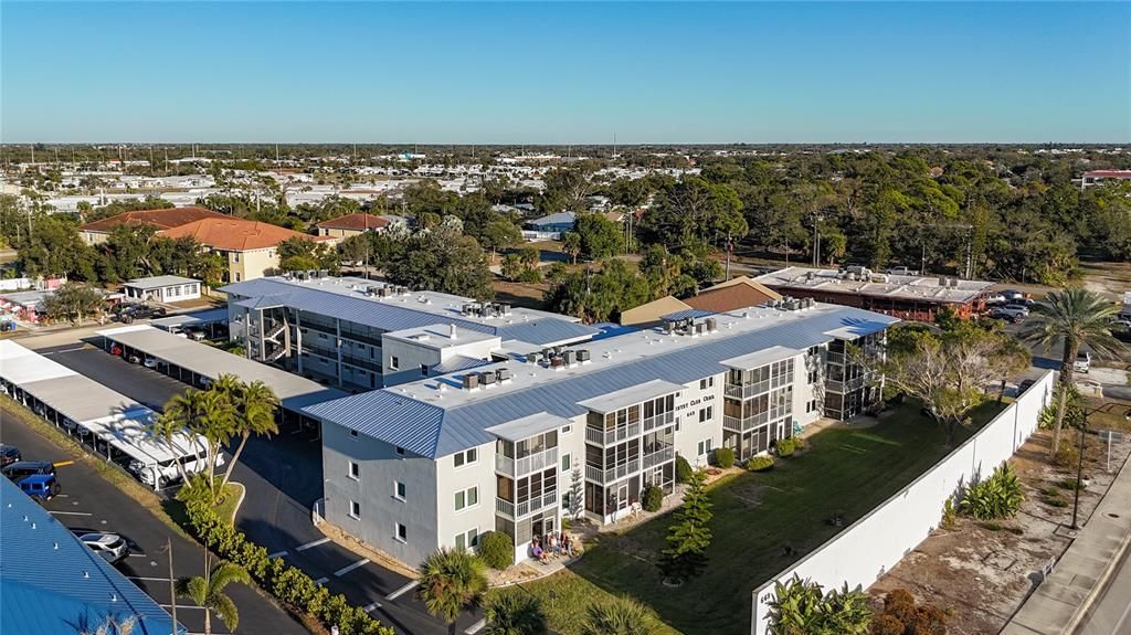 Active With Contract: $135,000 (2 beds, 2 baths, 833 Square Feet)