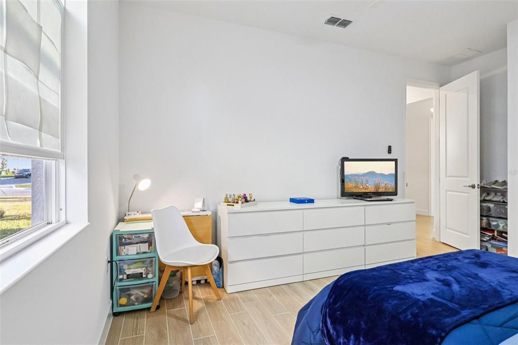 En Venta: $705,000 (5 camas, 3 baños, 2993 Pies cuadrados)