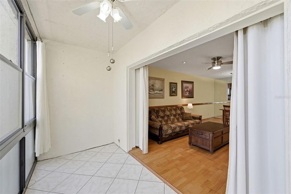For Sale: $79,000 (1 beds, 1 baths, 680 Square Feet)
