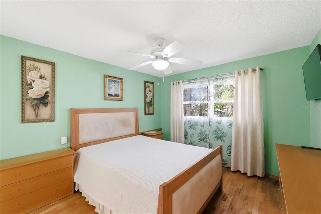 For Sale: $79,000 (1 beds, 1 baths, 680 Square Feet)