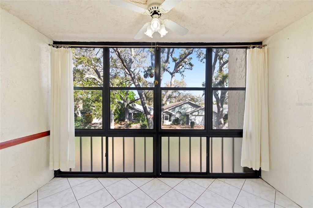For Sale: $79,000 (1 beds, 1 baths, 680 Square Feet)