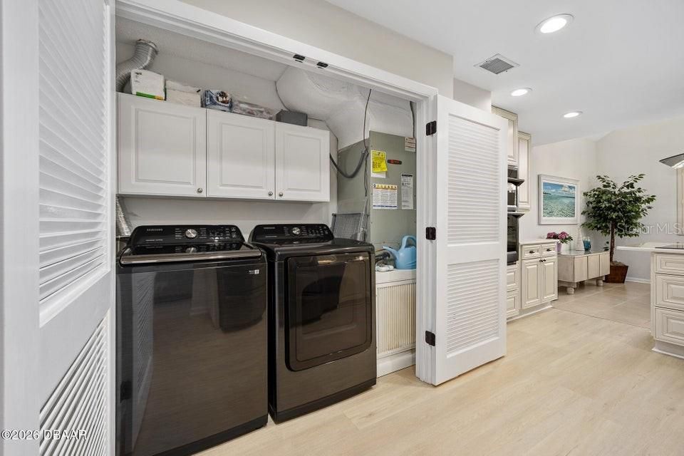 For Sale: $481,400 (3 beds, 2 baths, 1875 Square Feet)