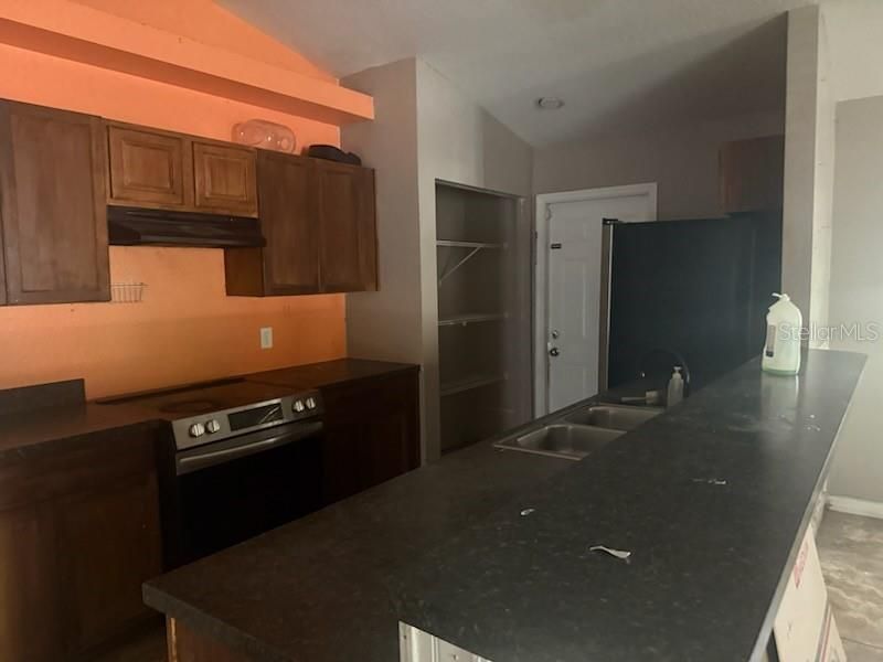 Под контрактом: $140,000 (3 спален, 2 ванн, 1248 Квадратных фут)
