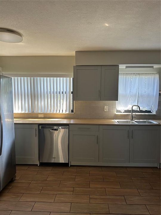 For Rent: $2,000 (3 beds, 2 baths, 1584 Square Feet)