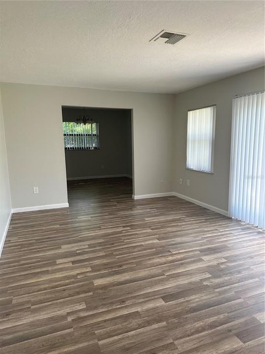 For Rent: $2,000 (3 beds, 2 baths, 1584 Square Feet)