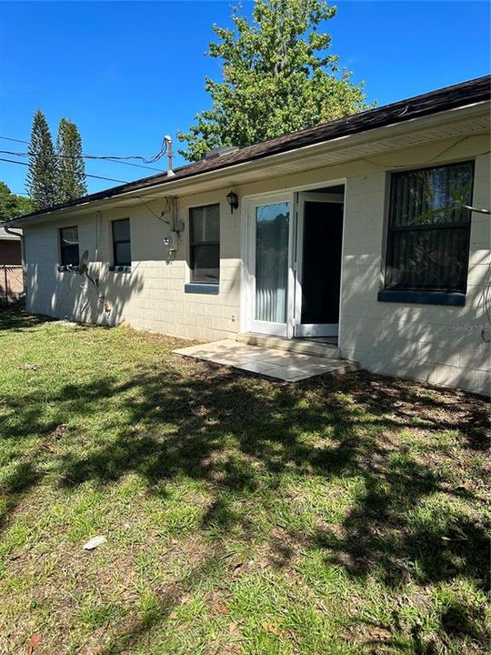 For Rent: $2,000 (3 beds, 2 baths, 1584 Square Feet)
