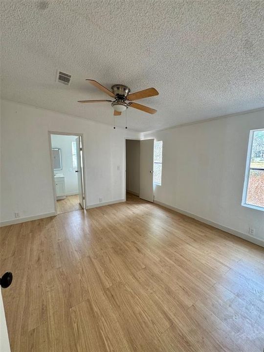 На продажу: $189,950 (3 спален, 2 ванн, 1344 Квадратных фут)