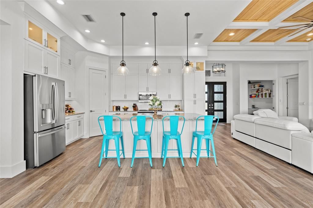 For Sale: $660,000 (3 beds, 3 baths, 2469 Square Feet)