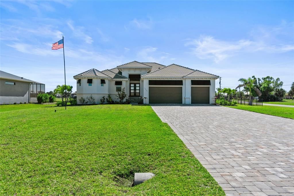 For Sale: $660,000 (3 beds, 3 baths, 2469 Square Feet)