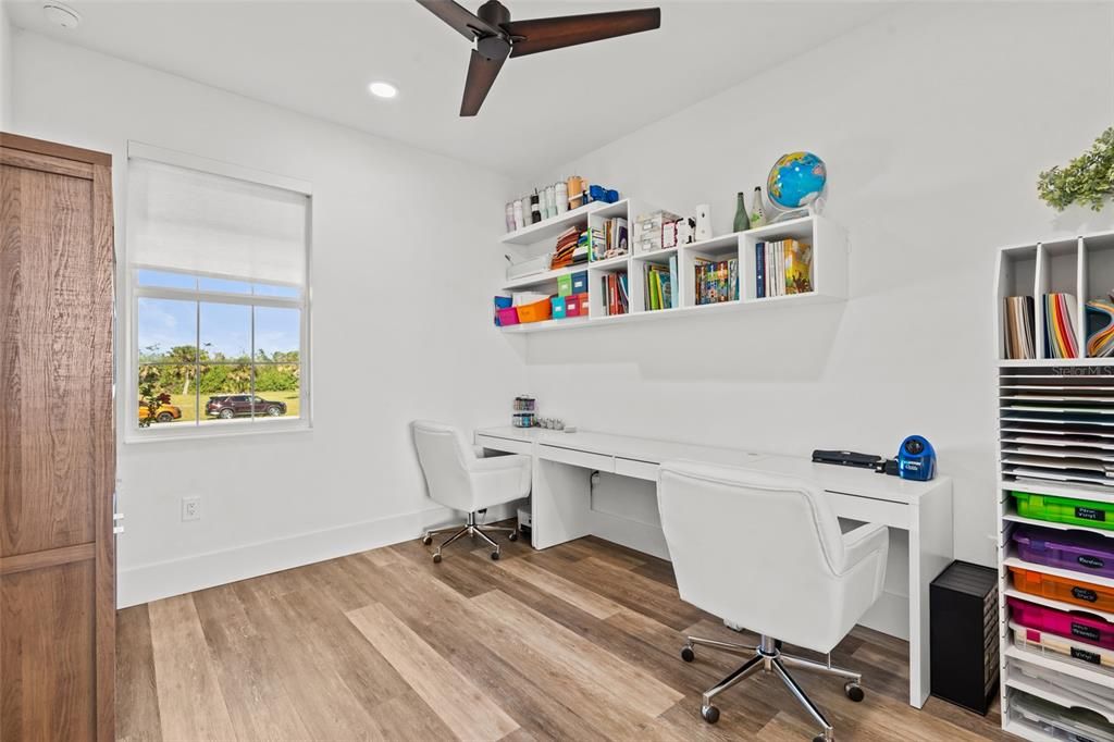 For Sale: $660,000 (3 beds, 3 baths, 2469 Square Feet)