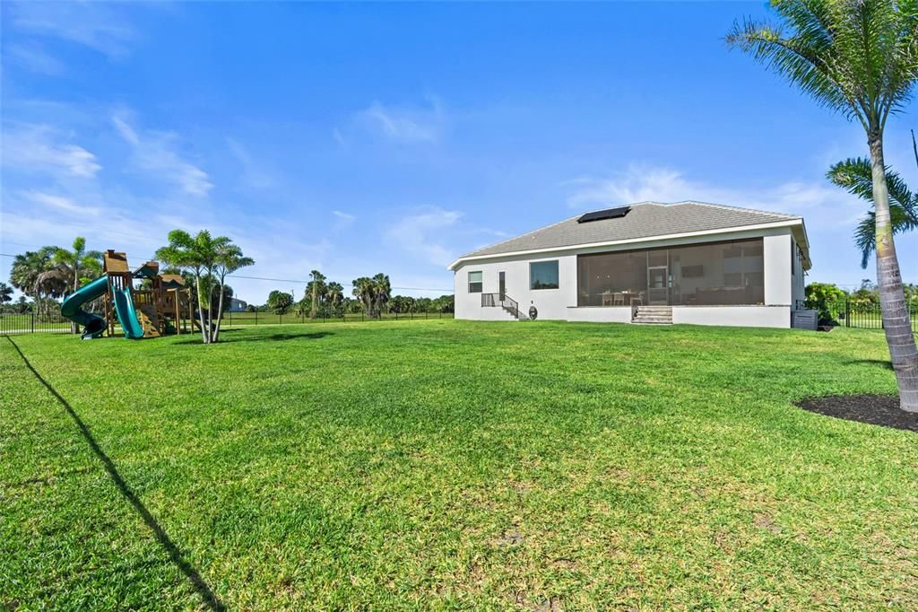 For Sale: $660,000 (3 beds, 3 baths, 2469 Square Feet)