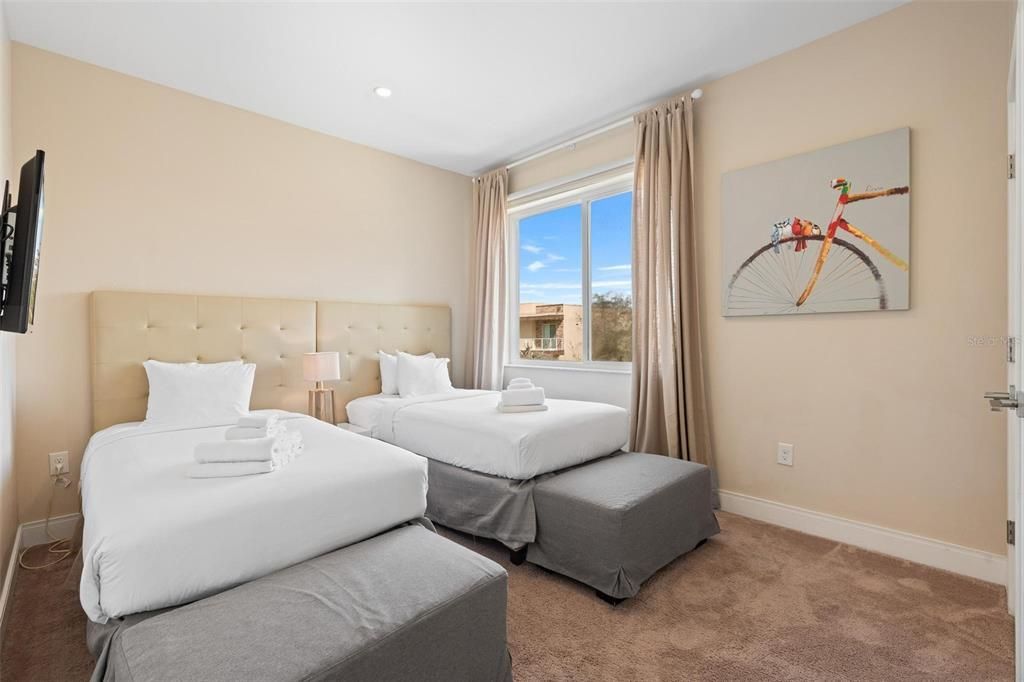 Active With Contract: $429,000 (4 beds, 4 baths, 2396 Square Feet)