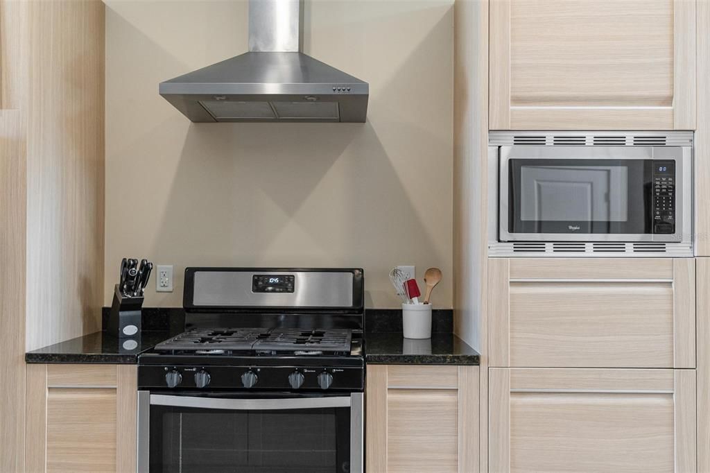 Active With Contract: $429,000 (4 beds, 4 baths, 2396 Square Feet)
