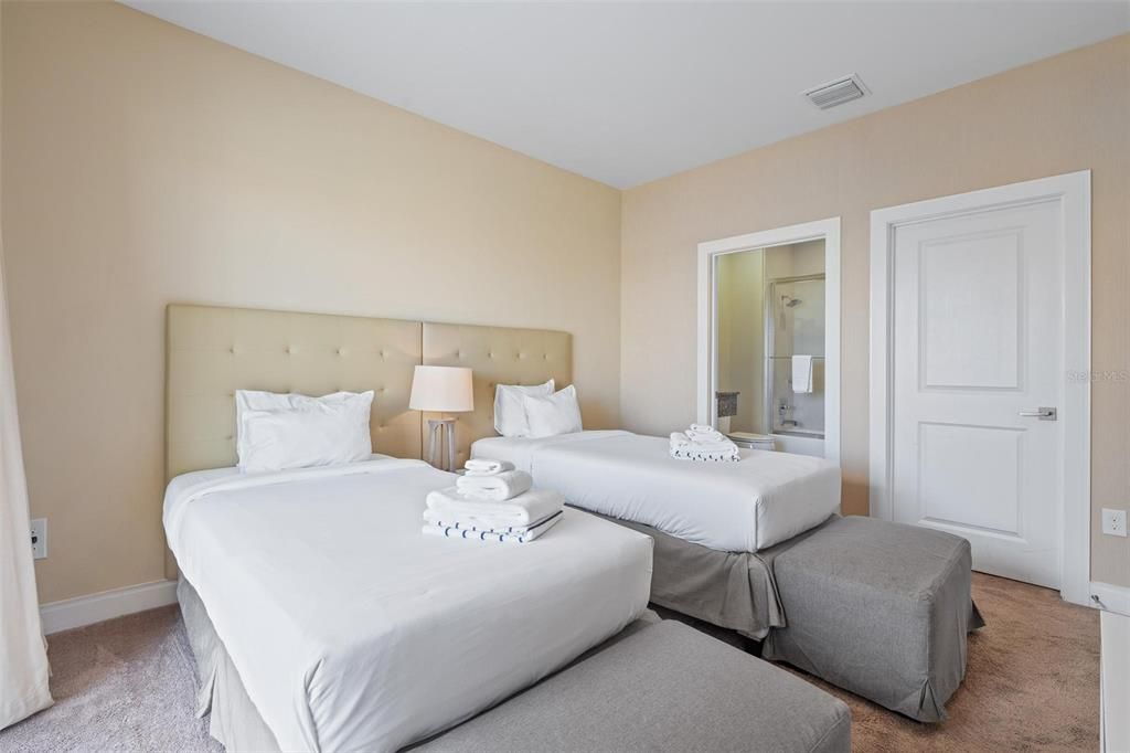 Active With Contract: $429,000 (4 beds, 4 baths, 2396 Square Feet)