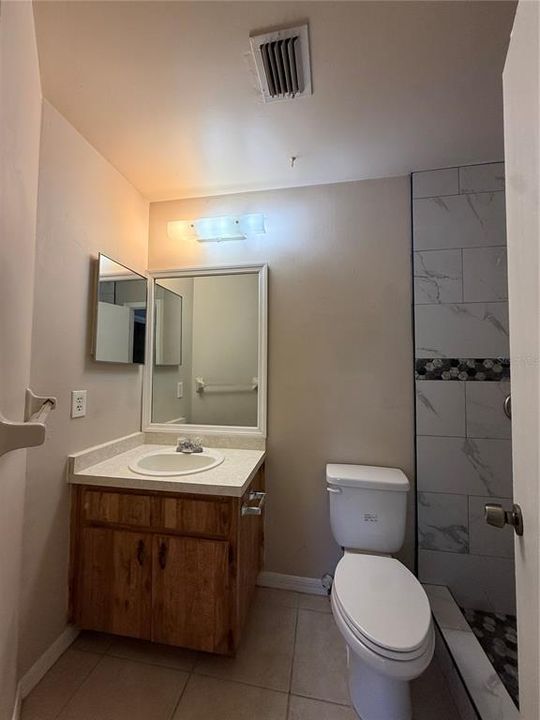 出租: $1,800 (2 贝兹, 2 浴室, 1000 平方英尺)