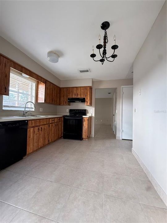 出租: $1,800 (2 贝兹, 2 浴室, 1000 平方英尺)