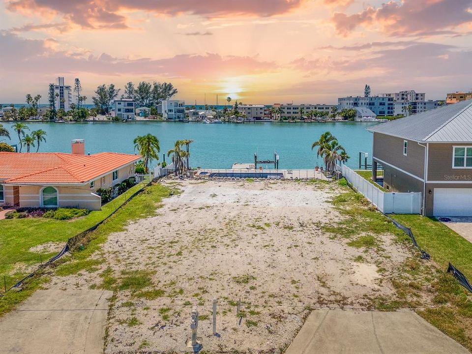 En Venta: $3,995,000 (5 camas, 5 baños, 4818 Pies cuadrados)