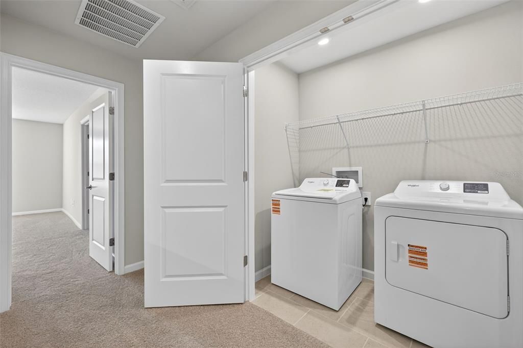 Под контрактом: $284,529 (3 спален, 2 ванн, 1691 Квадратных фут)