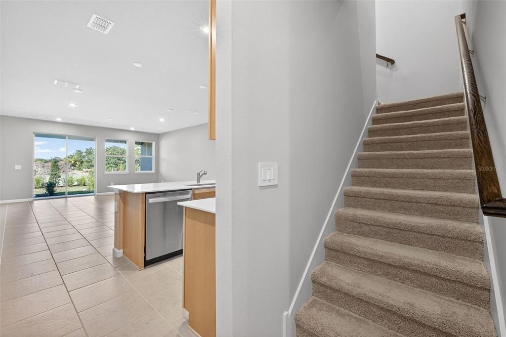 Под контрактом: $284,529 (3 спален, 2 ванн, 1691 Квадратных фут)