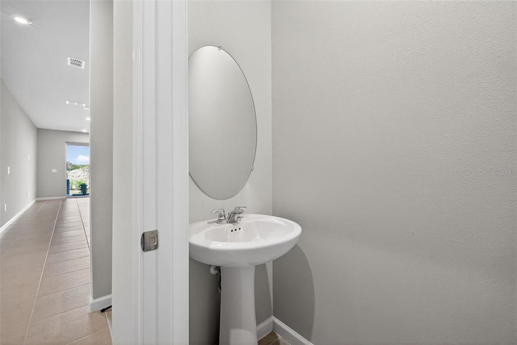 Под контрактом: $284,529 (3 спален, 2 ванн, 1691 Квадратных фут)