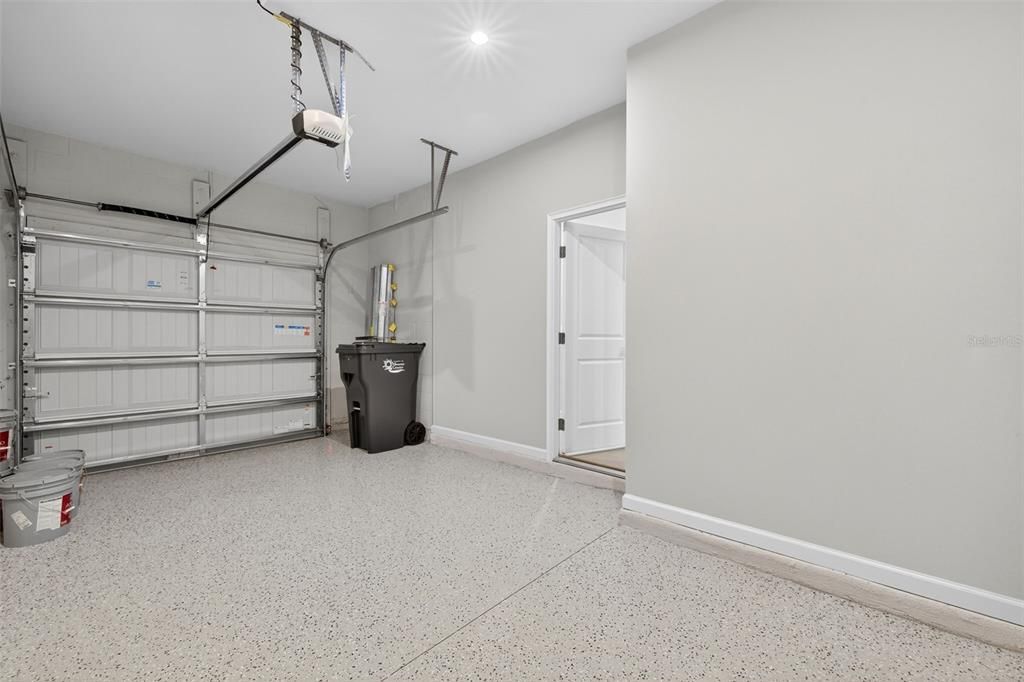 Под контрактом: $284,529 (3 спален, 2 ванн, 1691 Квадратных фут)