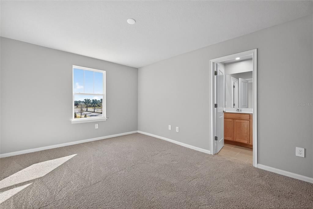 Под контрактом: $284,529 (3 спален, 2 ванн, 1691 Квадратных фут)