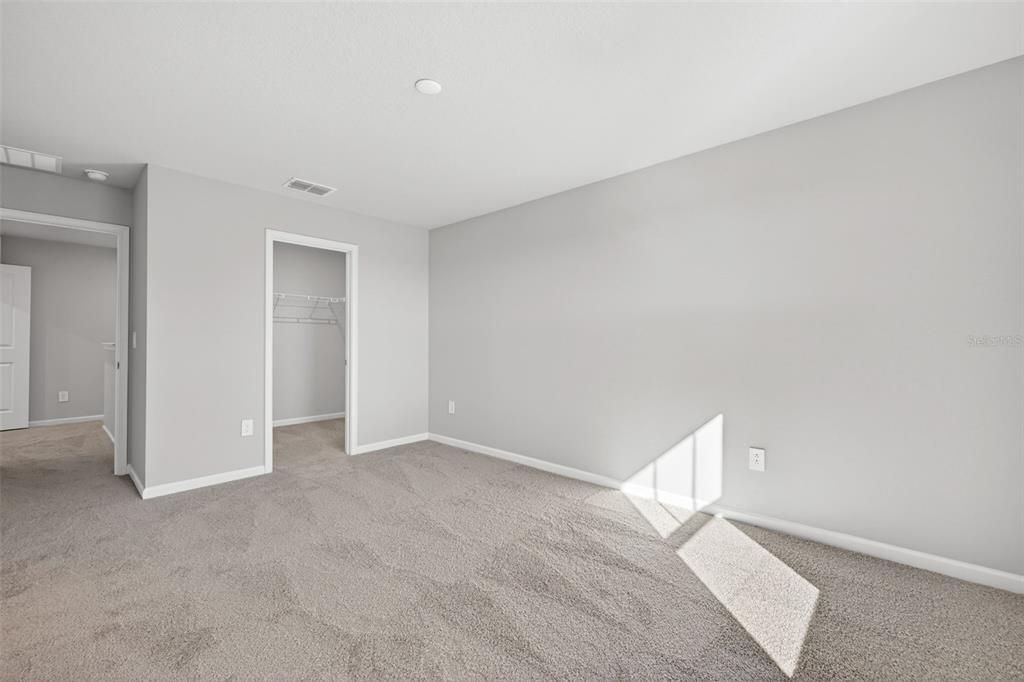 Под контрактом: $284,529 (3 спален, 2 ванн, 1691 Квадратных фут)