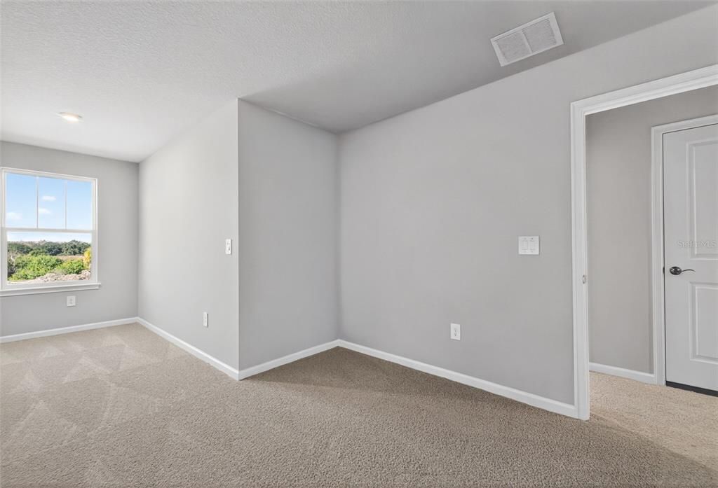 Под контрактом: $284,529 (3 спален, 2 ванн, 1691 Квадратных фут)