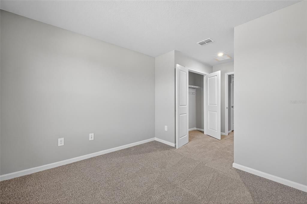 Под контрактом: $284,529 (3 спален, 2 ванн, 1691 Квадратных фут)