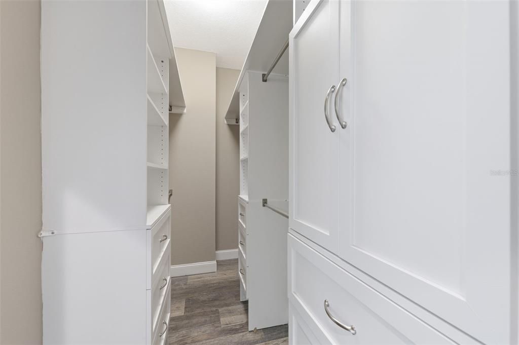 Под контрактом: $585,999 (3 спален, 2 ванн, 1999 Квадратных фут)
