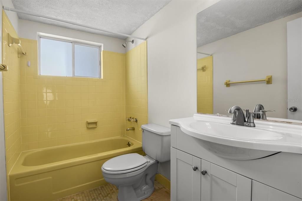 待售: $169,500 (2 贝兹, 2 浴室, 1116 平方英尺)