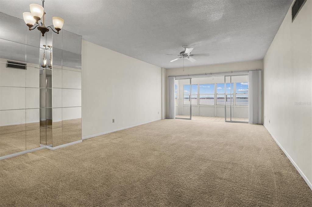 待售: $169,500 (2 贝兹, 2 浴室, 1116 平方英尺)