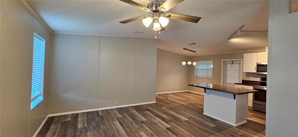 For Rent: $1,400 (2 beds, 2 baths, 1175 Square Feet)