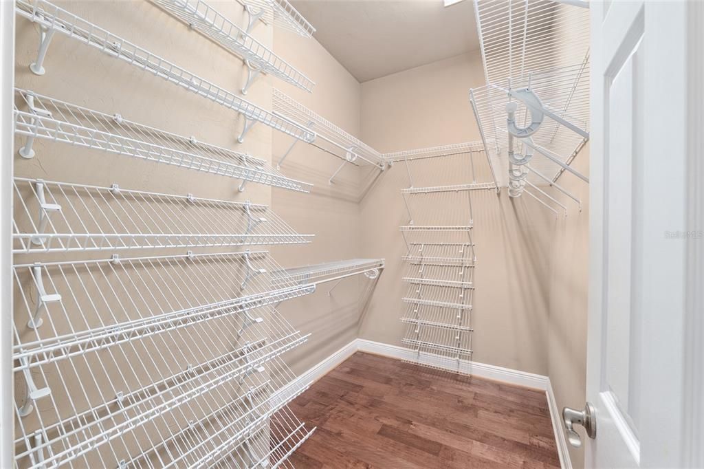 Activo con contrato: $416,000 (3 camas, 2 baños, 1838 Pies cuadrados)