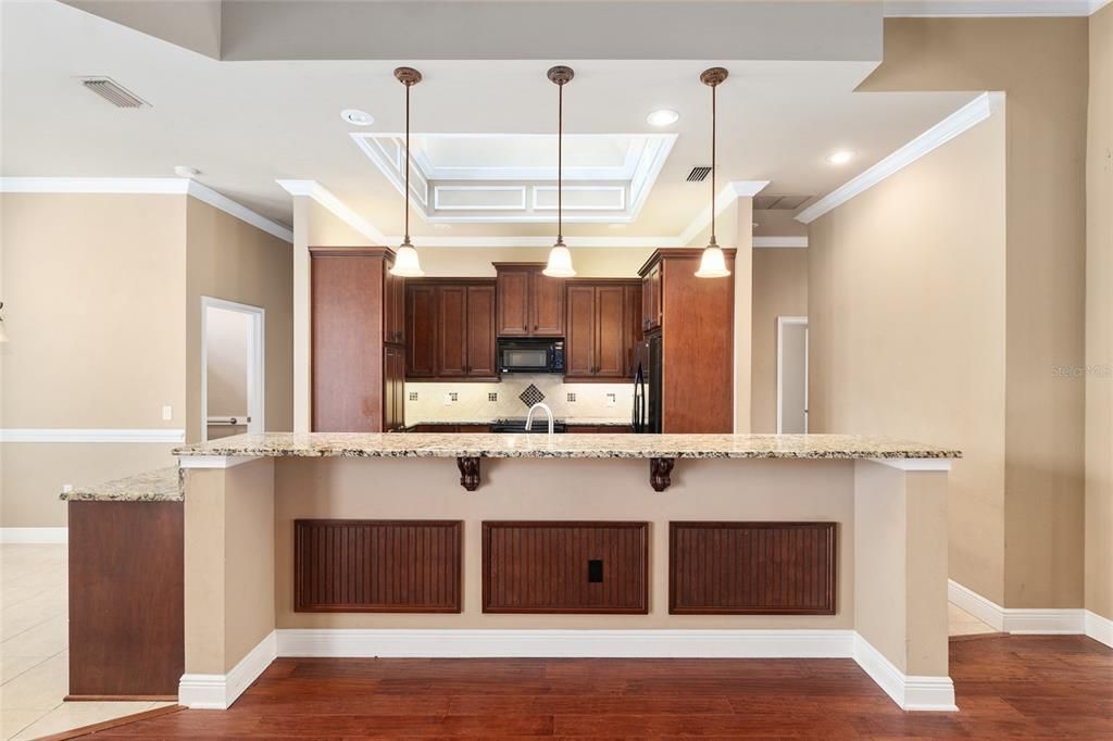 Activo con contrato: $416,000 (3 camas, 2 baños, 1838 Pies cuadrados)