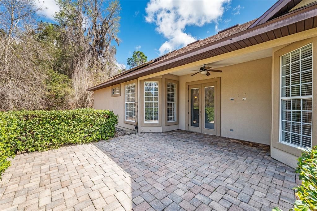 Activo con contrato: $416,000 (3 camas, 2 baños, 1838 Pies cuadrados)