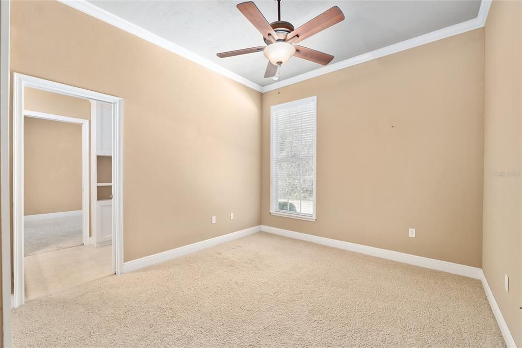 Activo con contrato: $416,000 (3 camas, 2 baños, 1838 Pies cuadrados)