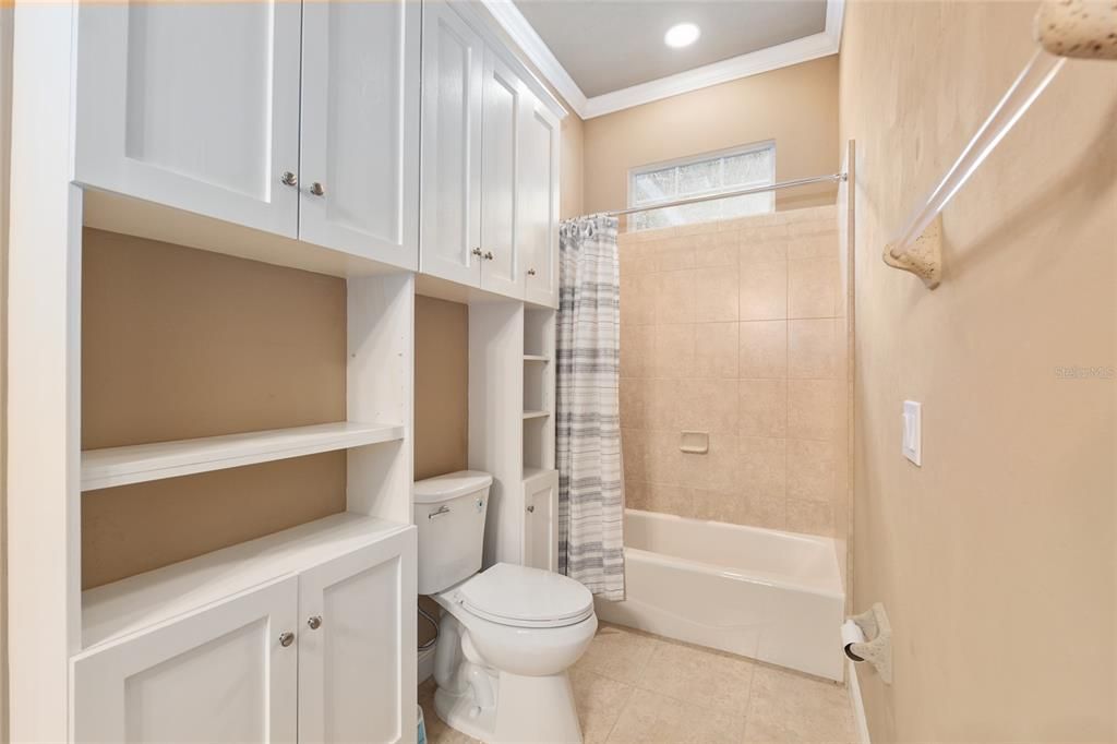 Activo con contrato: $416,000 (3 camas, 2 baños, 1838 Pies cuadrados)