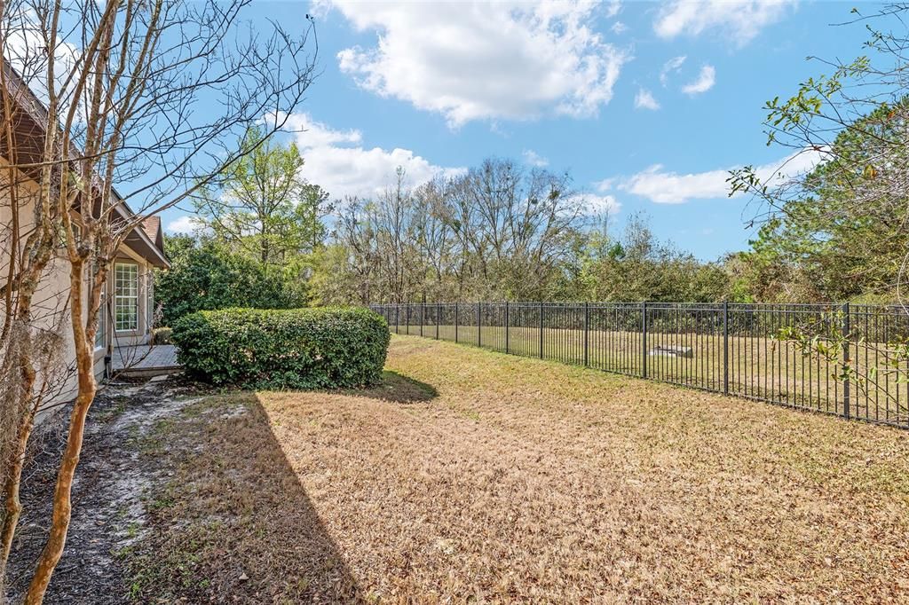 Activo con contrato: $416,000 (3 camas, 2 baños, 1838 Pies cuadrados)