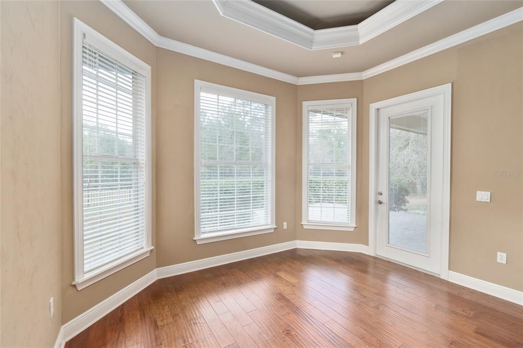 Activo con contrato: $416,000 (3 camas, 2 baños, 1838 Pies cuadrados)