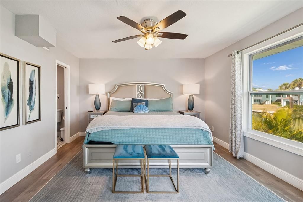 For Sale: $1,999,995 (7 beds, 3 baths, 3281 Square Feet)
