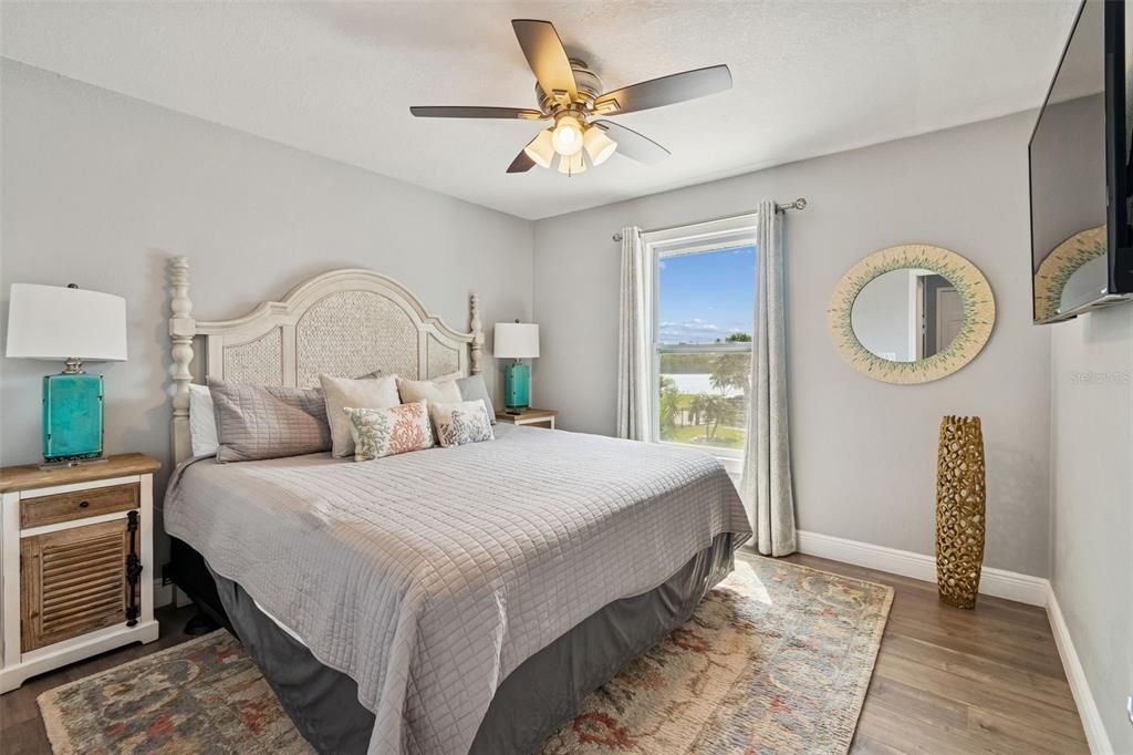 For Sale: $1,999,995 (7 beds, 3 baths, 3281 Square Feet)