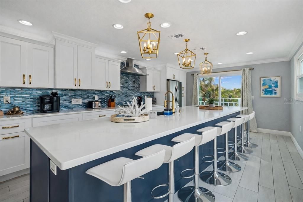 For Sale: $1,999,995 (7 beds, 3 baths, 3281 Square Feet)