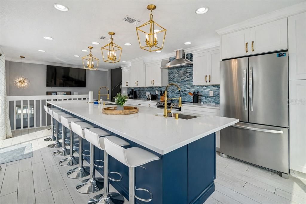 For Sale: $1,999,995 (7 beds, 3 baths, 3281 Square Feet)