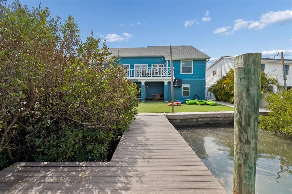 For Sale: $1,999,995 (7 beds, 3 baths, 3281 Square Feet)