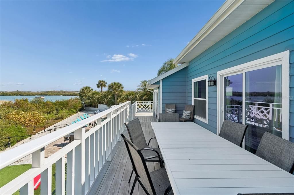 For Sale: $1,999,995 (7 beds, 3 baths, 3281 Square Feet)