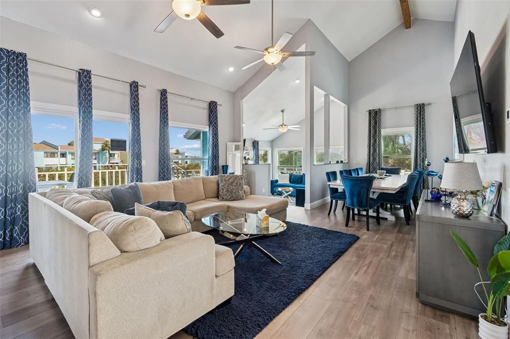For Sale: $1,999,995 (7 beds, 3 baths, 3281 Square Feet)