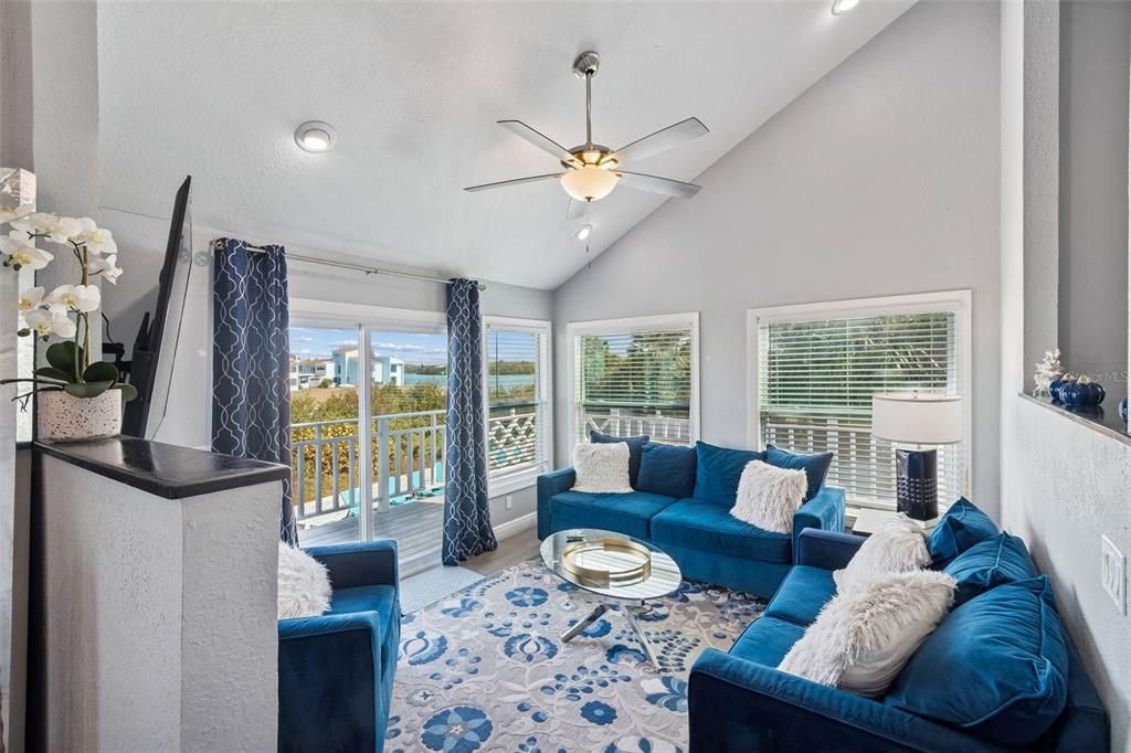 For Sale: $1,999,995 (7 beds, 3 baths, 3281 Square Feet)